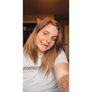 Meet your Posher, Hannah